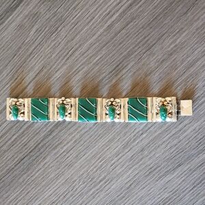 Vintage Green Onyx And Sterling Silver Hinged Bracelet